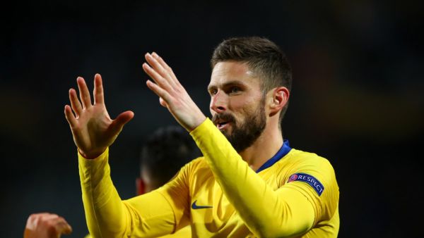 جيرو يحتفل بهدفه