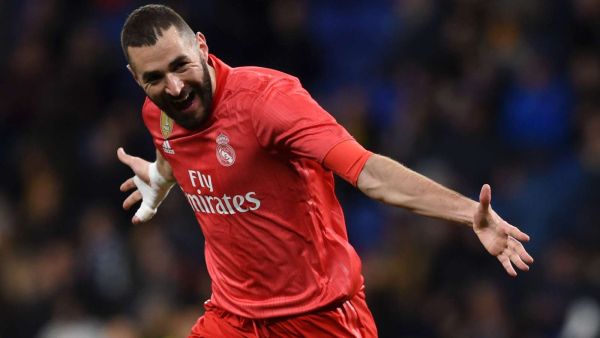 بنزيمة يسجل مرتين ويقود ريال مدريد للفوز