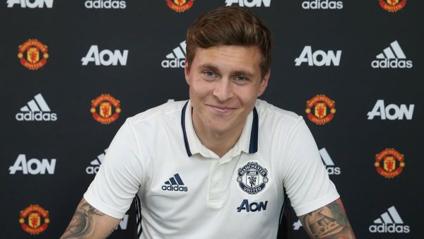 لينديلوف يوقع على عقد انتقاله لمانشستر يونايتد لينديلوف يوقع على عقد انتقاله لمانشستر يونايتد