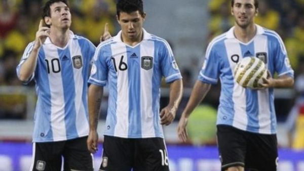 غونزااو هيغواين وأغويرو وميسي