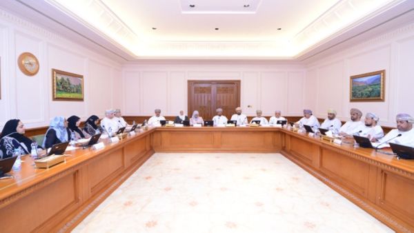 The Social Committee of the State Council held its fifth meeting of the third annual sitting of the sixth term under the chair of the Dr. Hamad bin Sulaiman Al Salmi, Head of the Committee. (Photo: ONA)
