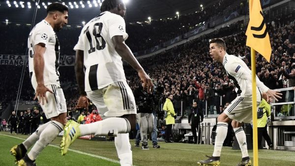 رونالدو (يمين) يحقق إنجازاً جديداً ويقصي أتلتيكو مدريد ومدربه دييغو سيميوني من دوري الأبطال