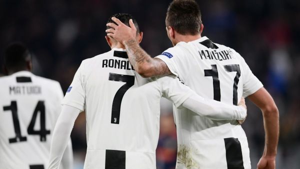 ماندجوكيتش ورونالدو يحتفلان بالهدف