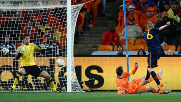 World Cup 2014: Spain v Netherlands Preview and Projected Lineups