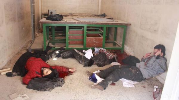 صورة لضحايا من الثوار اعدمتهم داعش وقد ضبطت الصور بعد استرجاع مقرهم الرئيسي