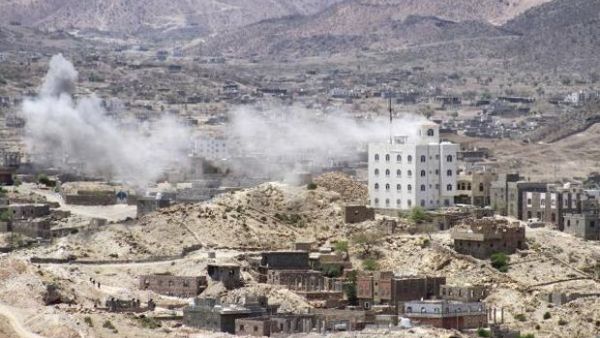 Clashes claim lives in Yemen's third city Taiz despite five-day humanitarian ceasefire, set to end Sunday.  (AFP/Taha Saleh)