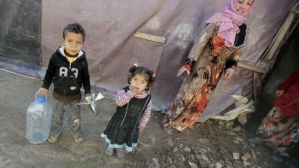 اطفال لاجئون سوريون في بلدة سعد نايل الزراعية في البقاع اللبناني/أ.ف.ب