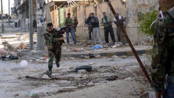 يحاصر مقاتلون معارضون كتيبة الشيخ سليمان على بعد 12 كلم من حلب