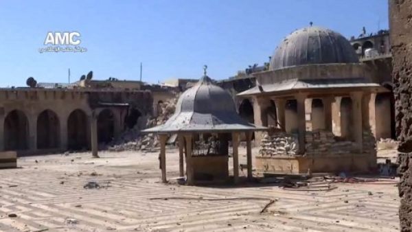الدمار في المسجد الاموي بحلب/أ.ف.ب