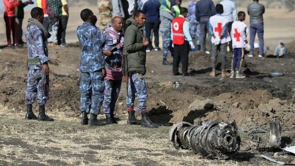 حطام طائرة الخطوط الجوية الإثيوبية من طراز "بوينغ 737".