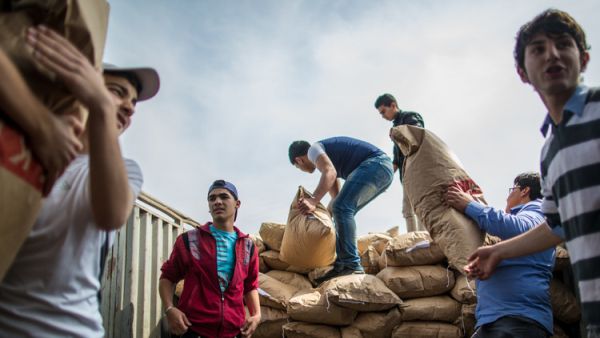  إدخال المساعدات إلى مضايا وبلدتي كفريا والفوعة بشكل متزامن