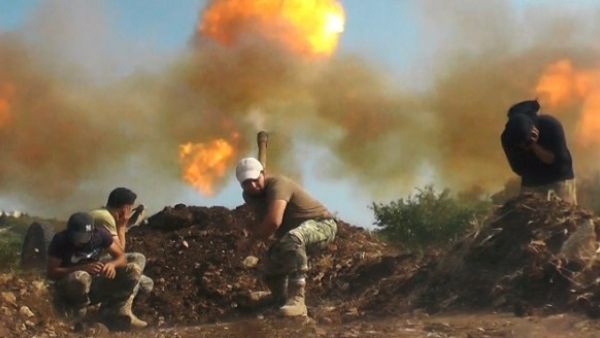 قصف مدفعي للجيش السوري على مواقع المسلحين