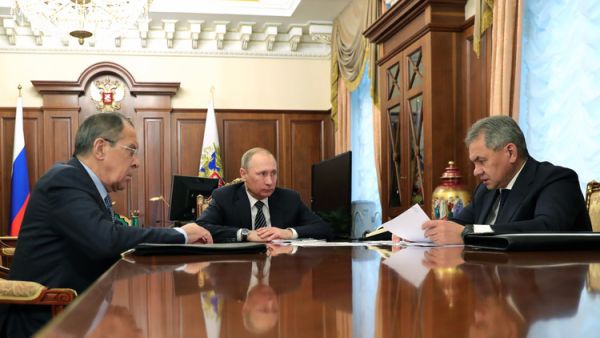  الرئيس الروسي يعلن “خفض” الوجود العسكري الروسي في سوريا 