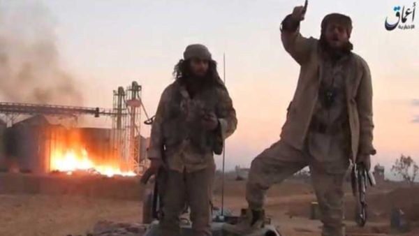 مقاتلان من داعش