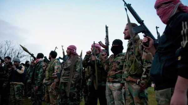 الولايات المتحدة الأميركية والسعودية والأردن يساعدون فصائل المعارضة السورية