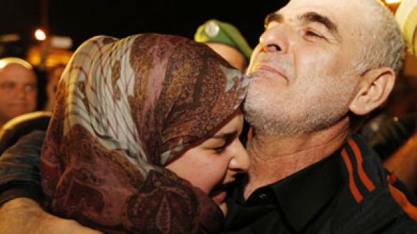 الإفراج عن 14 أمراة معتقلات في سجون سورية وردت اسماؤهن على لائحة التبادل مع المخطوفين اللبنانيين 