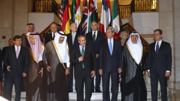 دعت مجموعة "أصدقاء سورية" إيران وحليفها حزب الله اللبناني إلى سحب مقاتليهم