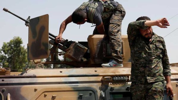 مقاتلان من قوات سوريا الديمقراطية (قسد) / أرشيفية