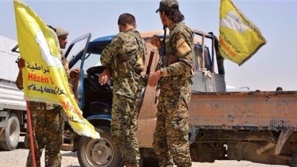 مقاتلون من قوات سوريا الديمقراطية