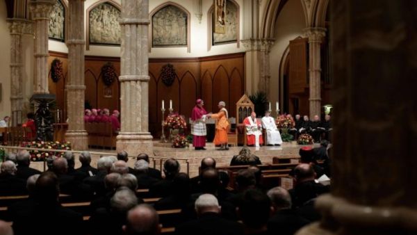 الكشف عن اعتداءات جنسية على أطفال ارتكبها ما يقرب من 700 قسيس