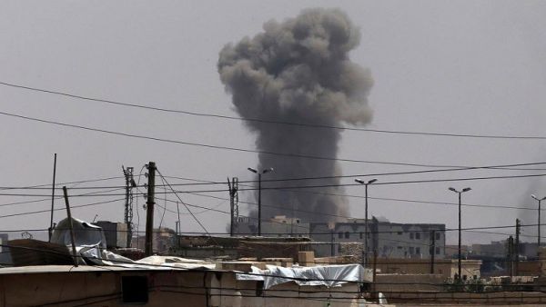 جانب من القصف على مدينة الرقة/ ارشيفية