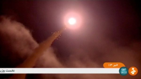 الحرس الثوري يطلق ستة صواريخ أرض أرض متوسطة المدى من غرب إيران على محافظة دير الزور السورية