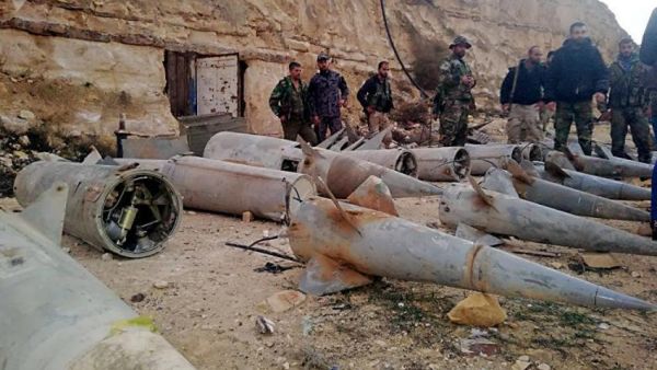 ضبط مستودع لأسلحة وصواريخ دفاع جوي (أرض جو) قرب الحدود السورية مع الاردن