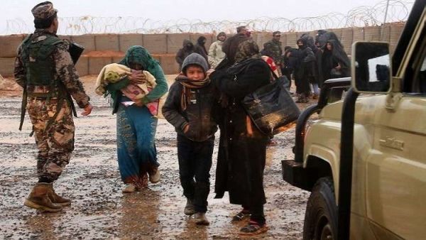 لاجئون سوريون على الحدود الأردنية السورية/ أرشيفية