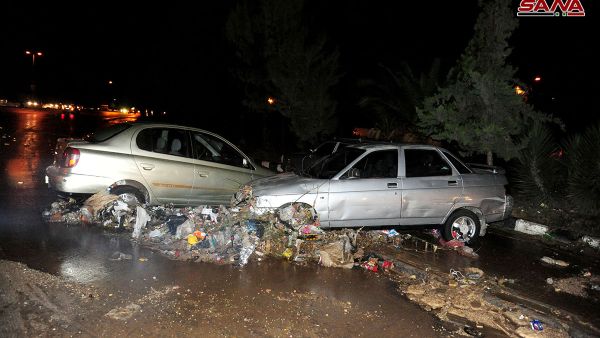 سيول وفيضانات تغمر أحياء في دمشق وريفها