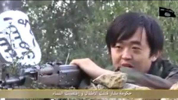  "يوسف بو وانج" دخل الإسلام قبل أربع سنوات بعدما قرأ كتاب "معالم في الطريق"