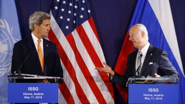 US Secretary of State John Kerry and UN Special envoy for Syria Staffan de Mistura address a joint press conference in Vienna, Austria, on May 17, 2016. (AFP/Leonhard Foeger) US Secretary of State John Kerry and UN Special envoy for Syria Staffan de Mistura address a joint press conference in Vienna, Austria, on May 17, 2016. (AFP/Leonhard Foeger)
