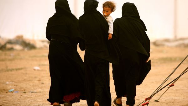Syrian women who fled from Daesh-controlled parts of Syria at the al-Mabrouka camp on the Turkish border, April 23 2017. (AFP/Delil Souleiman)