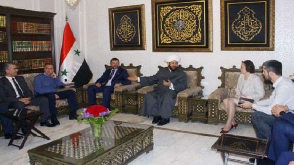 مفتي سوريا أحمد بدر الدين حسون يستقبل وفدا برلمانيا روسيا 