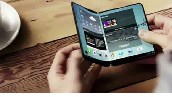 It's widely speculated that the external screen is at 4.5 inches, while the internal ones clock in at a combined 7.3 inches. (Khaleej Times)
