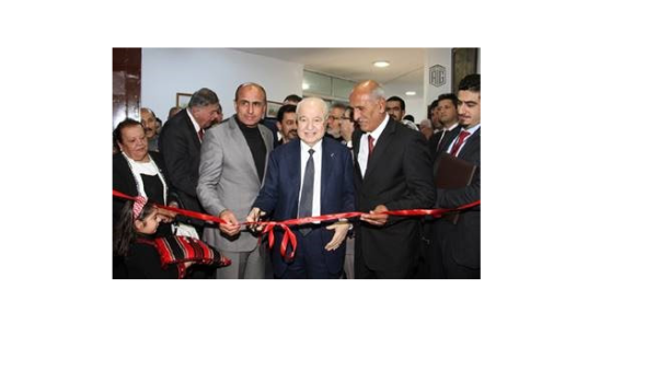 افتتح الدكتور طلال أبوغزاله مؤخراً محطتي معرفة في محافظة إربد في الأردن