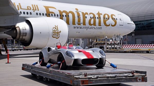 توفر الإمارات للشحن الجوي خدمة "الإمارات سكاي ويلز Emirates SkyWheels" المتخصصة لنقل السيارات ذات القيمة العالية