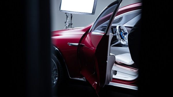 The design of the new concept, based on an exclusive high-end sedan and an SUV, follows the philosophy of Sensual Purity. The design of the new concept, based on an exclusive high-end sedan and an SUV, follows the philosophy of Sensual Purity.