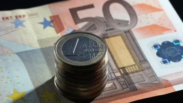 تراجع الاحتياطي الأجنبي بمقدار 45,7% مقارنة بشهر إبريل من العام الماضي 2011 حيث بلغ 28.024 مليار دولار تراجع الاحتياطي الأجنبي بمقدار 45,7% مقارنة بشهر إبريل من العام الماضي 2011 حيث بلغ 28.024 مليار دولار
