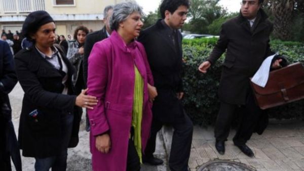 بسمة خلفاوي بلعيد زوجة شكري بلعيد بعد اغتياله/أ.ف.ب