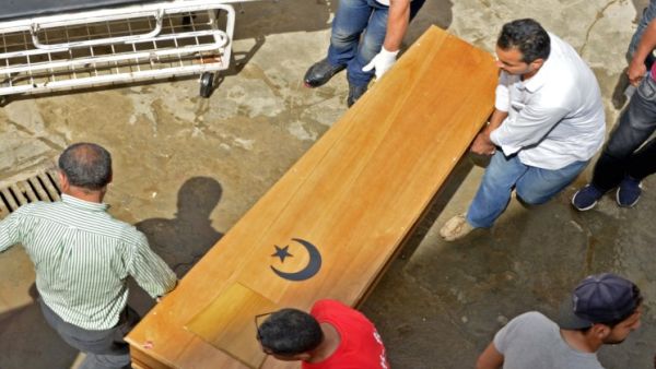  انتشال 73 جثة جراء حادث غرق قارب مهاجرين غير شرعيين