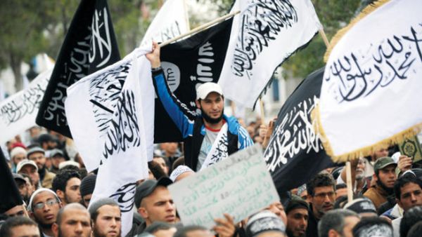 تظاهرة سلفية تطالب بتطبيق الشريعة في تونس