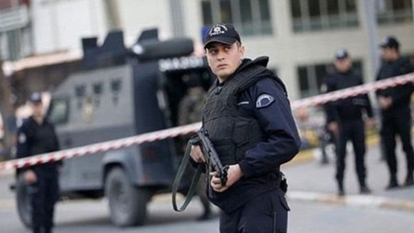 عناصر من الامن التركي