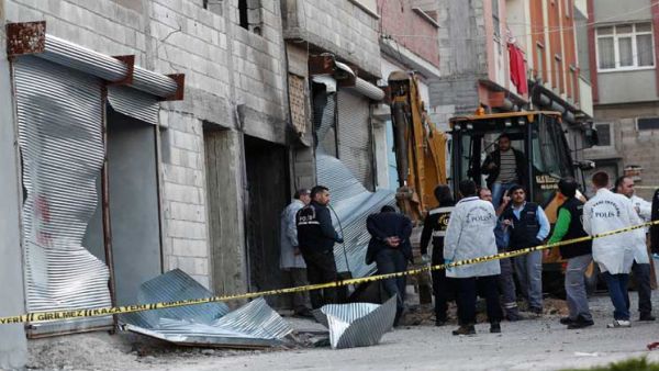 سقوط صاروخين على بلدة ريحانلي التركية الحدودية