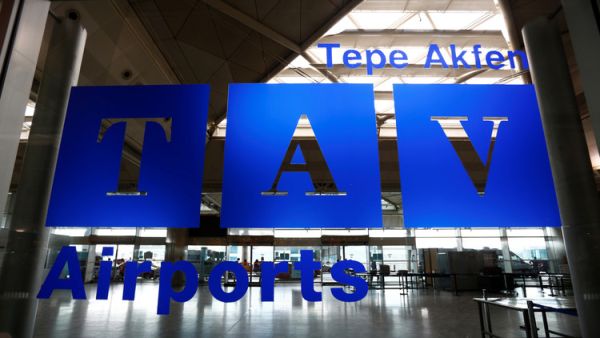 مطار أتاتورك الدولي باسطنبول