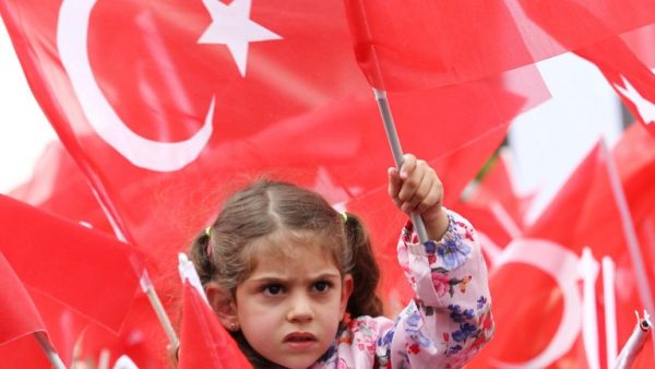 سيتعين على حزب اردوغان الاعتماد على حليفه "الحزب القومي" الذي حصل على 49 مقعدا