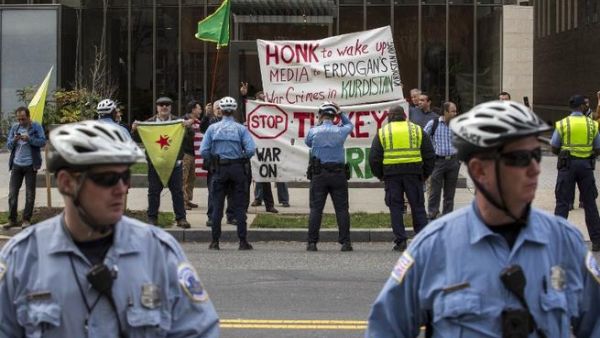 Anti-Erdogan protesters in Washington, D.C. (AFP/Drew Angerer)