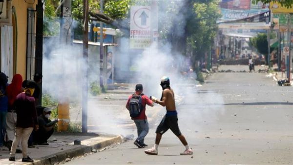 Demonstrators clash with riot police during protests in Monimbo neighborhood in Masaya, Nicaragua on June 2, 2018. (AFP/ File Photo)