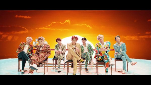'Idol' Video. (YouTube)