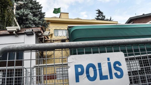A Turkish police barrier placed behind the Saudi consulate in Istanbul on October 11, 2018. (AFP/File)