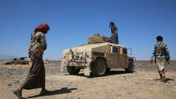 Members of the pro-Hadi Popular Resistance Committees in Yemen. (AFP/Abdullah Al-Qadry)